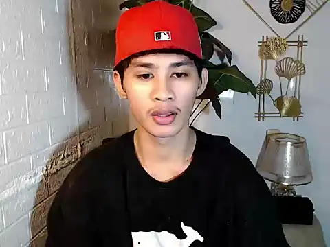 Snapshot of asianhardcock25 chatting on August 2, 10:35 am asianhardcock25 online show from August 2, 10:35 am