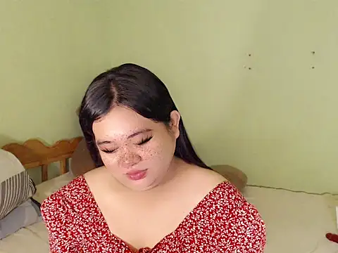 Snapshot of Im_ur_mother chatting on June 28, 7:25 am Im ur mother online show from June 28, 7:25 am
