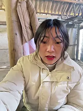 Snapshot of isaaa5 chatting on February 4, 3:01 am isaaa5 online show from February 4, 3:01 am