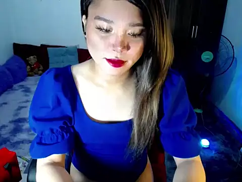 Urassiansweetcummer online show from March 2, 12:02 am