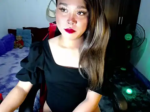 Urassiansweetcummer online show from March 18, 3:20 am