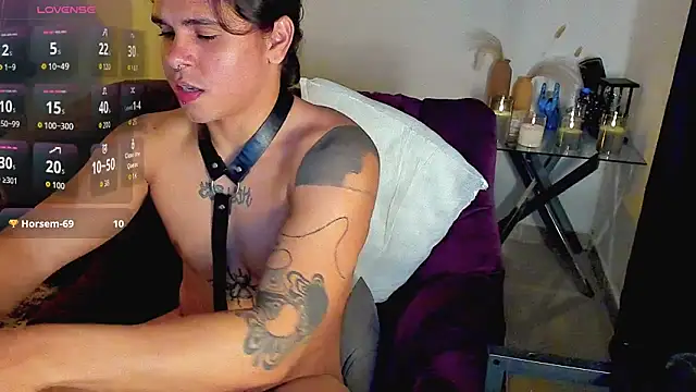 Maximiliano scoott   online show from March 11, 5:46 am