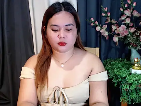 Snapshot of queen_staceyy chatting on December 5, 6:00 am queen staceyy online show from December 5, 6:00 am