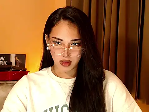 Snapshot of magnificent_kitana chatting on November 10, 9:14 pm magnificent kitana online show from November 10, 9:14 pm