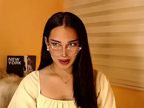 Snapshot of magnificent_kitana chatting on November 14, 1:21 pm magnificent kitana online show from November 14, 1:21 pm