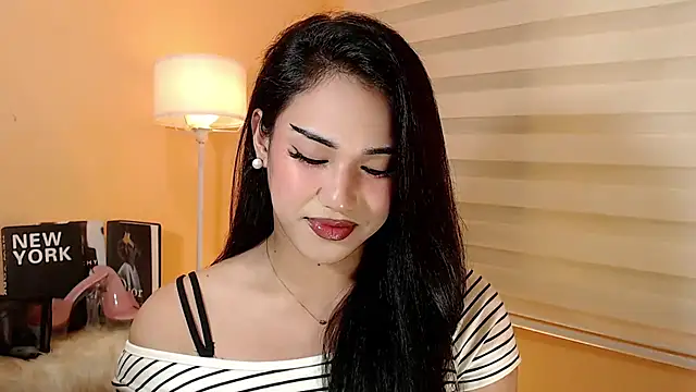 Snapshot of magnificent_kitana chatting on December 2, 12:43 pm magnificent kitana online show from December 2, 12:43 pm