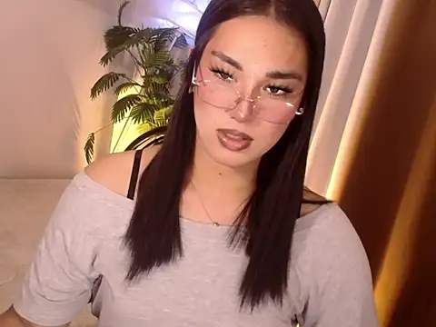 Snapshot of magnificent_kitana chatting on July 25, 9:23 pm magnificent kitana online show from July 25, 9:23 pm