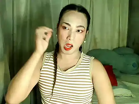 Snapshot of beatiful_lust chatting on February 6, 6:29 am beatiful lust online show from February 6, 6:29 am