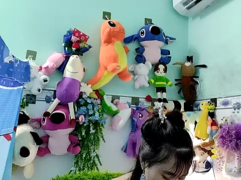 emgaixinhngoan online show from October 27, 4:44 pm