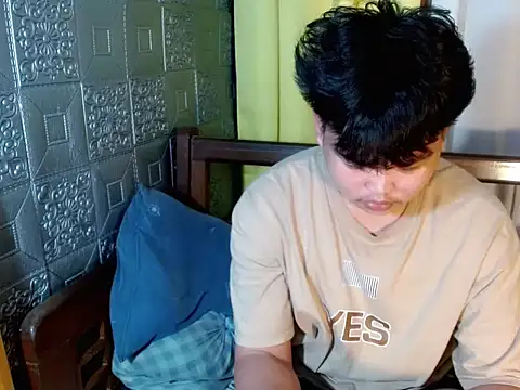 Reynelcock online show from October 18, 7:25 pm