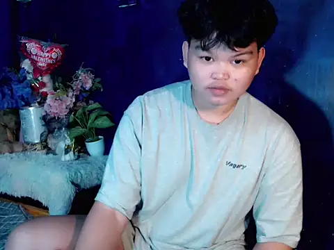 Reynelcock online show from November 11, 4:51 pm