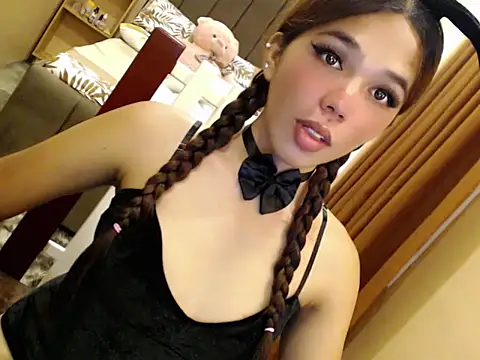 Snapshot of urswtasian_chesca chatting on May 17, 12:41 am urswtasian chesca online show from May 17, 12:41 am