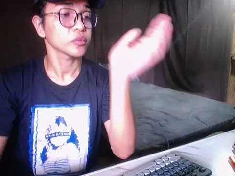 Snapshot of Precious_foryou chatting on August 1, 8:24 am Precious foryou online show from August 1, 8:24 am