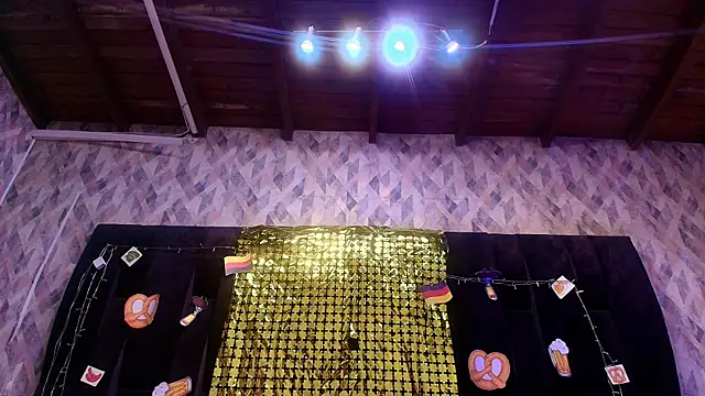 wensheng  online show from September 17, 7:15 pm