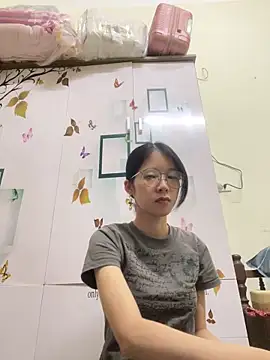 meomeo2k6 online show from October 28, 1:47 pm