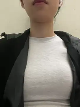 Snapshot of meomeo2k6 chatting on February 11, 3:17 pm meomeo2k6 online show from February 11, 3:17 pm