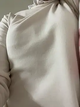 Snapshot of meomeo2k6 chatting on February 25, 6:23 am meomeo2k6 online show from February 25, 6:23 am