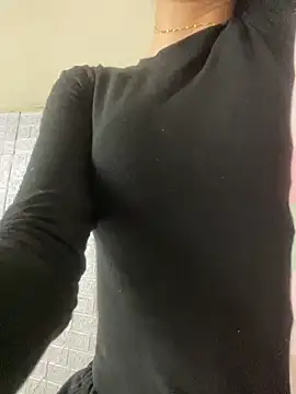 Snapshot of meomeo2k6 chatting on February 27, 6:13 am meomeo2k6 online show from February 27, 6:13 am