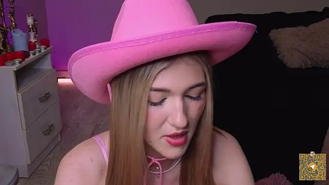 Snapshot of BeatrixGummer chatting on October 23, 8:29 pm BeatrixGummer online show from October 23, 8:29 pm