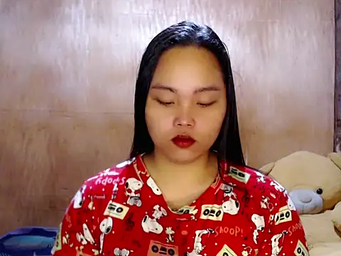  Lylia online show from April 4, 8:06 pm