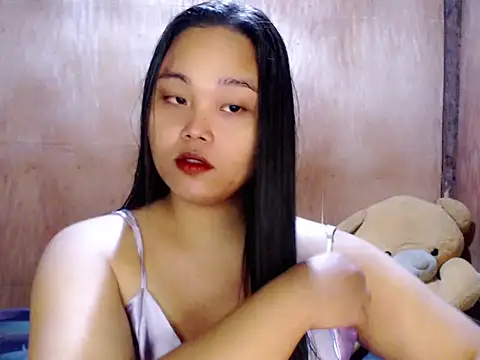  Lylia online show from April 7, 9:37 pm