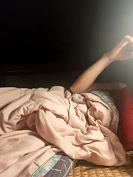 Snapshot of Du-Uyen chatting on November 15, 1:36 am Du-Uyen online show from November 15, 1:36 am