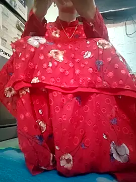 Snapshot of Du-Uyen chatting on November 18, 2:50 am Du-Uyen online show from November 18, 2:50 am