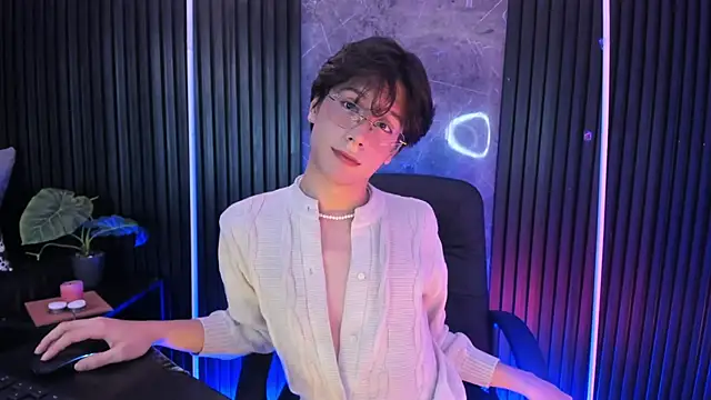 Snapshot of luixdust_ chatting on November 13, 5:06 am luixdust online show from November 13, 5:06 am