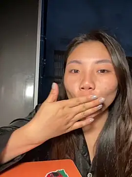 Snapshot of D2sweet chatting on October 31, 1:01 pm D2sweet online show from October 31, 1:01 pm