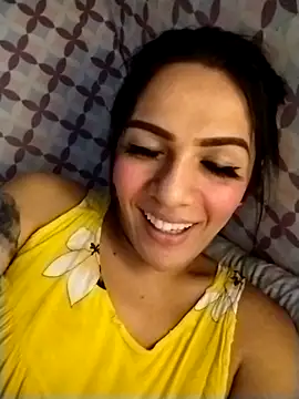 Snapshot of enoria1992 chatting on May 9, 3:34 am enoria1992 online show from May 9, 3:34 am