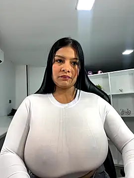 Snapshot of megan_bigboobs_ chatting on September 12, 11:32 am megan bigboobs online show from September 12, 11:32 am