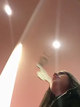 Isabella21  online show from October 6, 11:57 pm