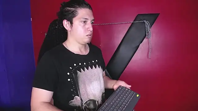 Snapshot of Jackson_n_Scarlett chatting on February 12, 2:34 pm Jackson n Scarlett online show from February 12, 2:34 pm