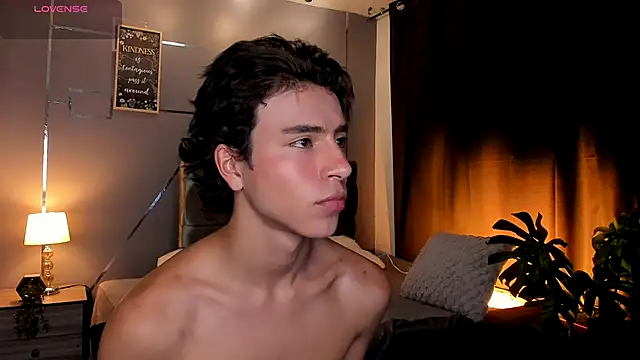 Christopher 77 online show from November 18, 5:17 pm