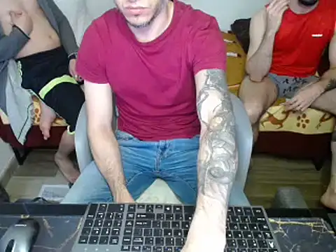 bossking017 online show from February 1, 7:13 pm