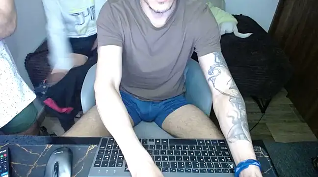 bossking017 online show from February 22, 8:42 pm