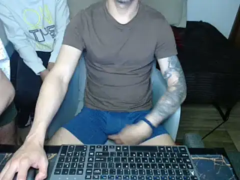 bossking017 online show from February 23, 2:29 am