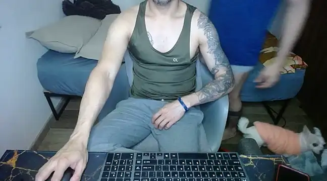 bossking017 online show from March 13, 3:22 am