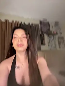Snapshot of Nyxie_luxx chatting on June 21, 3:36 pm Nyxie luxx online show from June 21, 3:36 pm