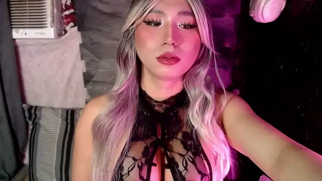 UrhotlucyTS online show from October 11, 8:24 am