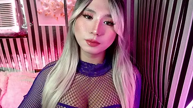UrhotlucyTS online show from July 8, 5:56 am