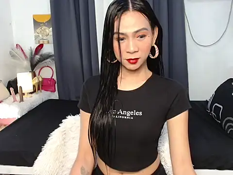 Snapshot of AmayaWang chatting on December 14, 7:47 am AmayaWang online show from December 14, 7:47 am