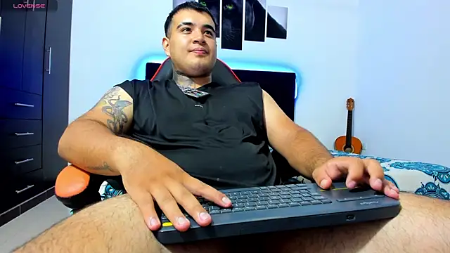 Snapshot of thiago__cp01 chatting on June 16, 2:36 am thiago cp01 online show from June 16, 2:36 am