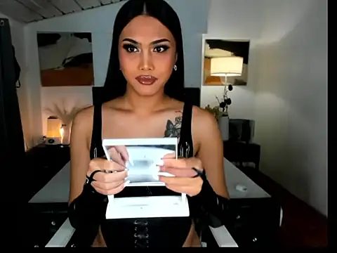 CallaWang online show from December 3, 8:29 pm