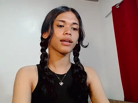 Snapshot of urcurlydiva chatting on October 25, 5:26 am urcurlydiva online show from October 25, 5:26 am