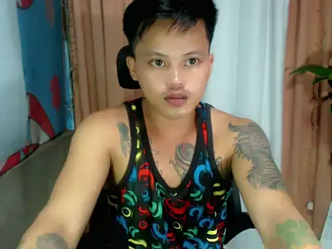 Snapshot of urhotfucker13 chatting on October 21, 3:02 pm urhotfucker13 online show from October 21, 3:02 pm