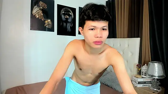 Snapshot of crazyasiantwink chatting on October 12, 6:01 am crazyasiantwink online show from October 12, 6:01 am