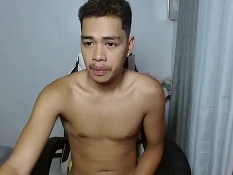Snapshot of curlyasian_njxx chatting on June 18, 4:46 am curlyasian njxx online show from June 18, 4:46 am