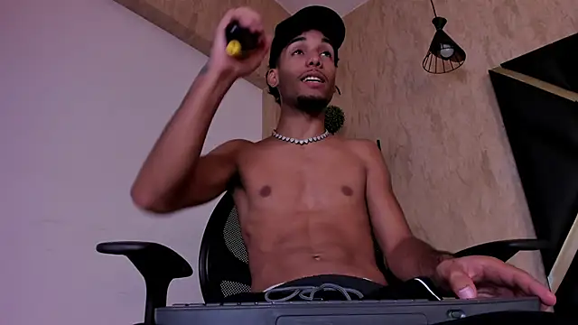 Thiagoferreti online show from October 18, 3:20 am