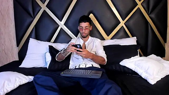 Thiagoferreti online show from February 26, 3:38 am